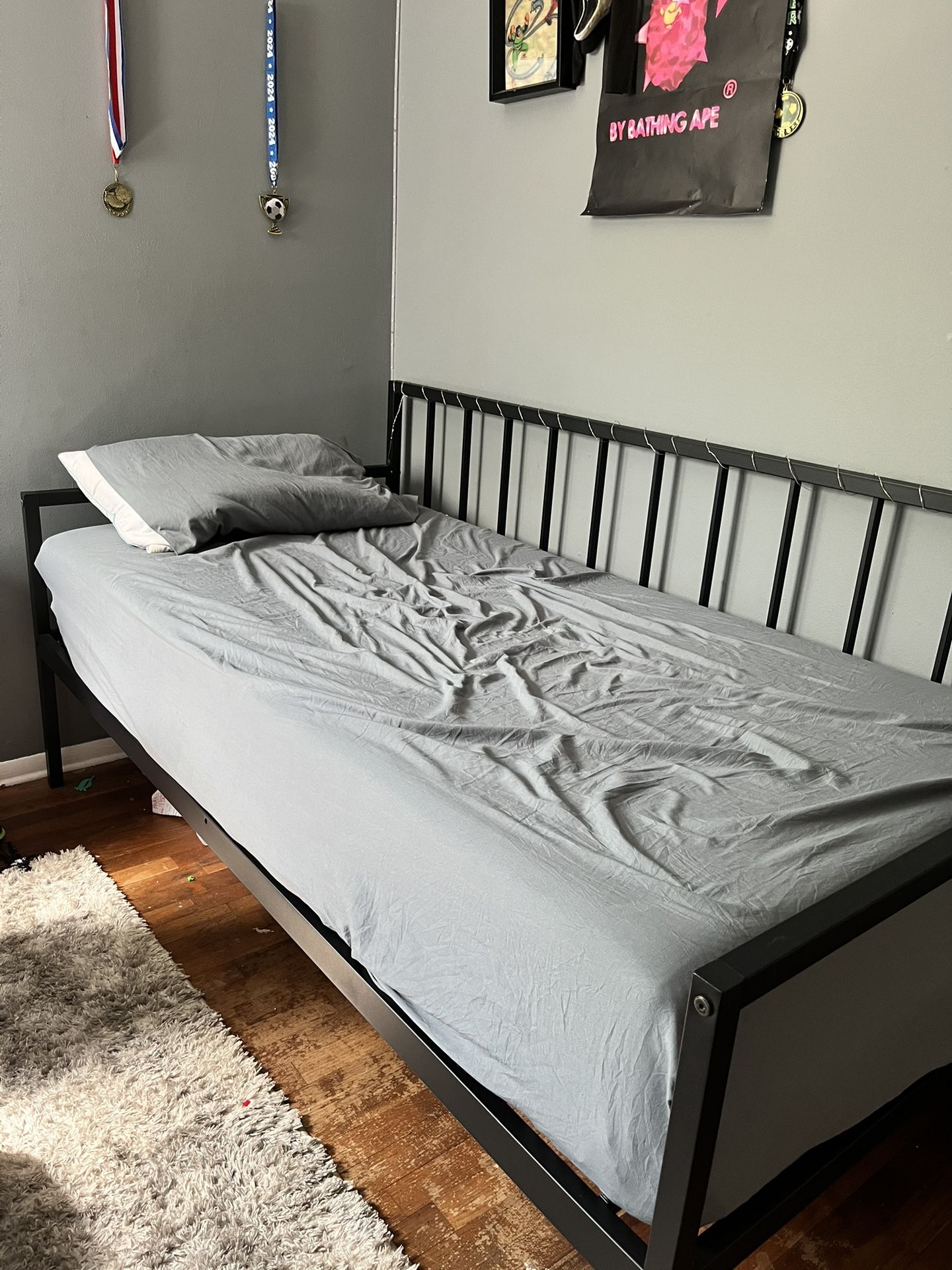 Day Bed With Lower Bunk