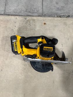 DEWALT 20V MAX 6-1/2" Cordless Circular Saw (DCS565/DCS393) with 5.0Ah Battery