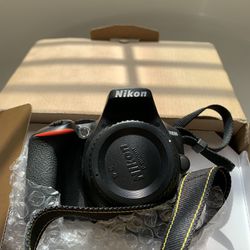 RENEWED Nikon D3500