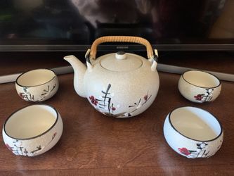 Beautiful 5 Piece Tea Set