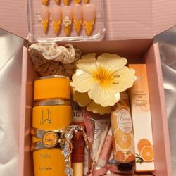 🌸 Deluxe Self-Care & Nail Beauty Box – $45 🌸 Pamper yourself or surprise someone special with this all-in-one luxury beauty box! 💅✨