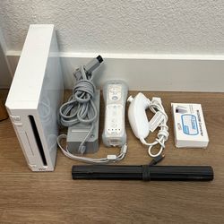 Wii Console W/ Controller, Nunchuck, Power Cord & HDMI converter