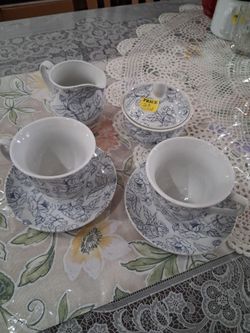 Tea cups set