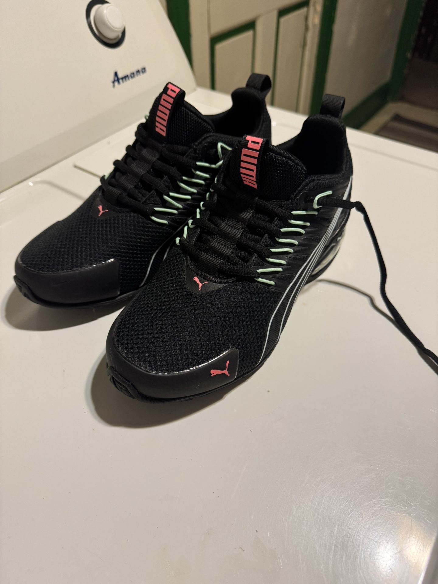 Woman’s Puma Size 7