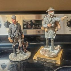 X2 Civil War Soilder Sculptures. Union & Confederate 