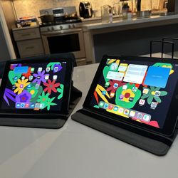 2 Ipad 6th generation (Excellent condition, $110 For Each)
