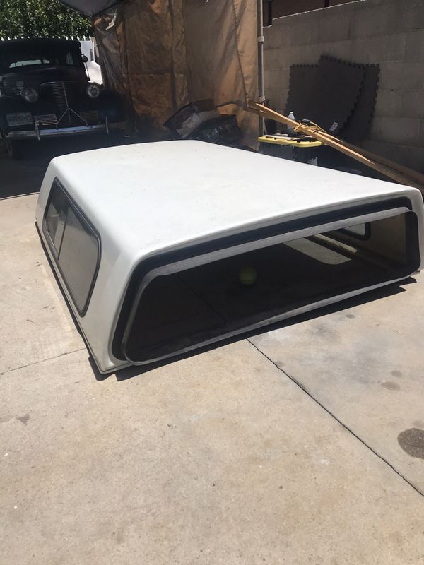 Camper shell for Chevy S10 long bed with keys and hardware