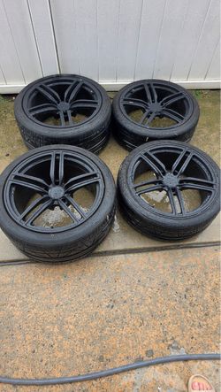 D2 Forged 19” wheels with Nitto 235/35ZR19 tires.