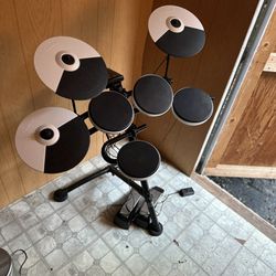 Roland electronic Drum Set -Like brand new