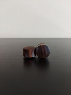 11/16" Walnut Wood Pluggs