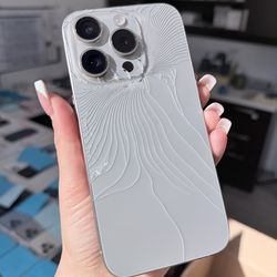 15 Pro 256gb Unlocked crack back