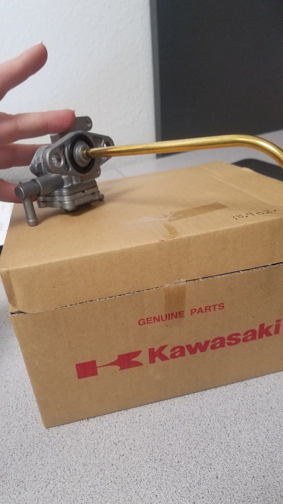NEW 2005-2013 GENUINE KAWASAKI BRUTE FORCE 650 750 FUEL PETCOCK 51023-0022