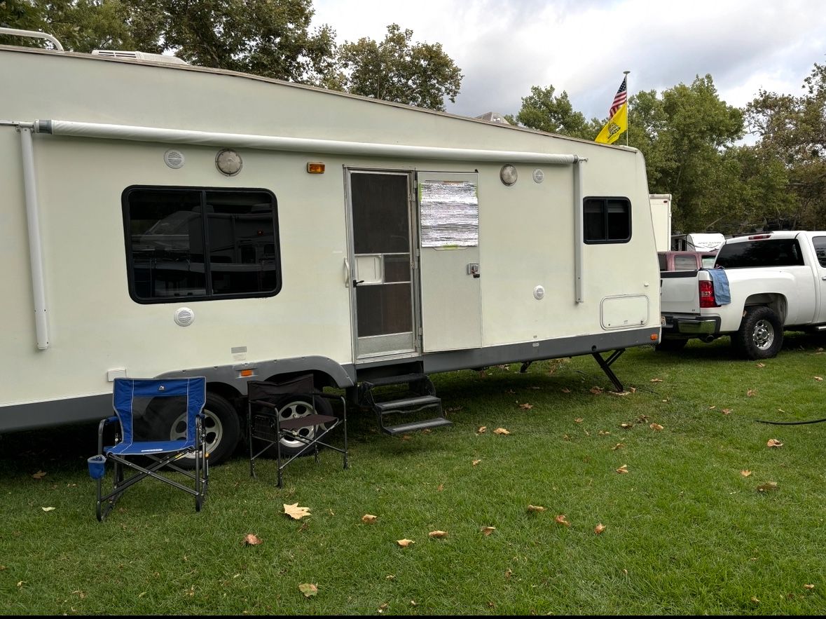 2009 Fleetwood Redline