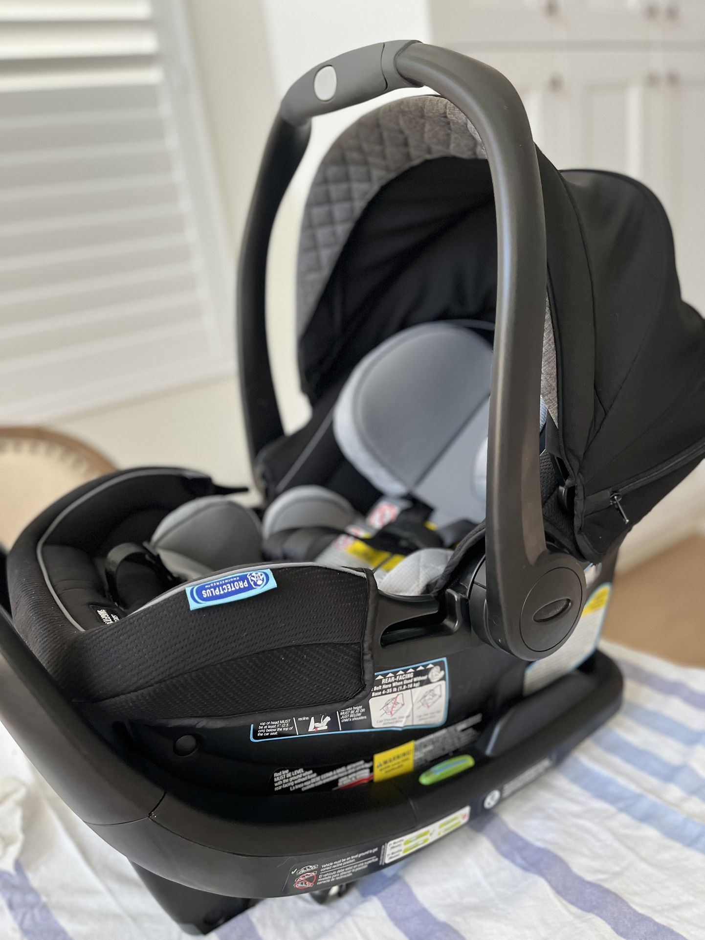 Graco SnugRide SnugFit 35 Elite Infant Carseat