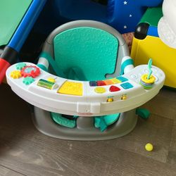  Infantino Music & Lights 3-in-1 Discovery Seat & Booster, Toddler Booster Seat for Dining Table or Kitchen Chair, Baby Activity Center & Snack Tray, 