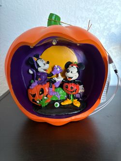 Mickey Halloween decor