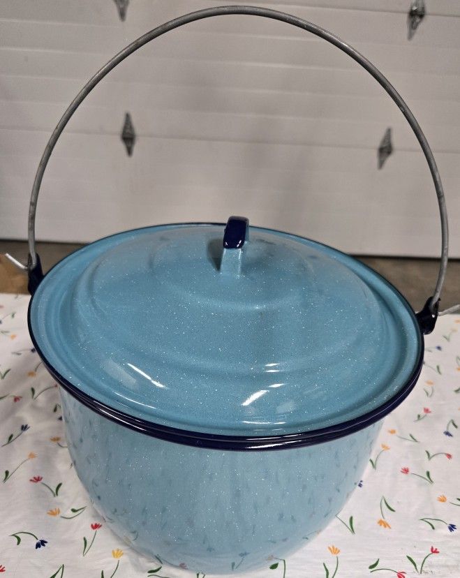 Graniteware Vintage Pot
