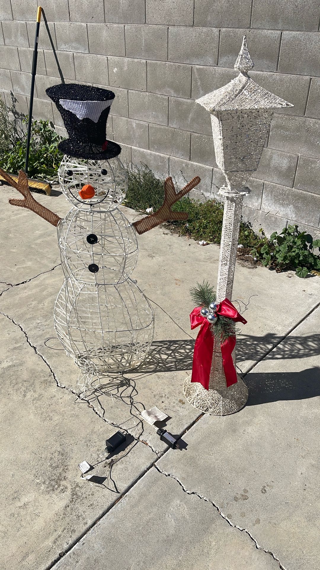 Chrismas Decor Both Items For 10 Bucks