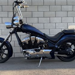 2020 Honda Vt1300cx fury chopper