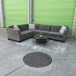 *Free Delivery* Gray Jonathan Louis Sectional Couch Sofa