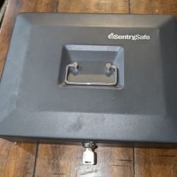 SentrySafe Deluxe Cash Box DCB-12 (UPDATED: Still Available For Those That Asked) 