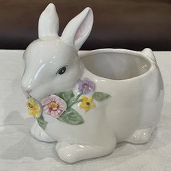 Maxcera Spring Collection Ceramic Bunny Rabbit Planter. 8.5”x 7” 