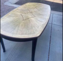 Shrinkable Table Wooden Oval, Diamond Desighn With Removable Center Piece (shoot Me An Offer)