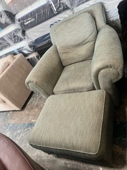 Fabric chair and ottoman 🦖