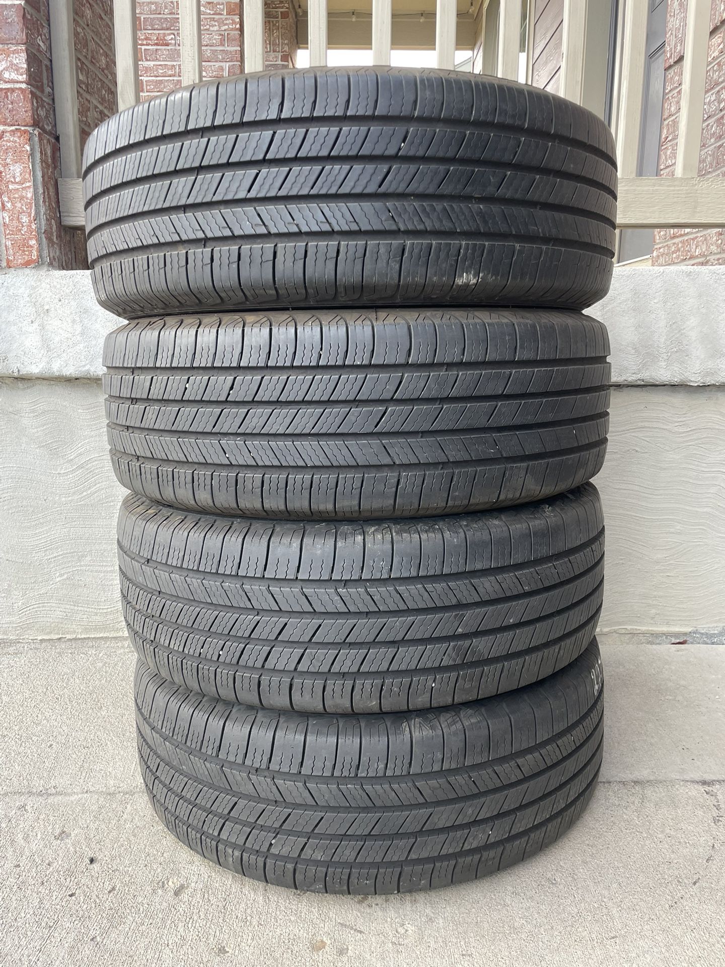 225-60-17 / FULL SET / MICHELIN TIRES