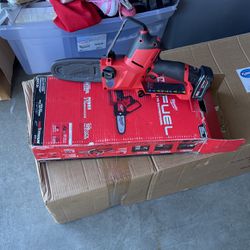 Milwaukee Chainsaw