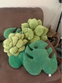 Plant throw pillows