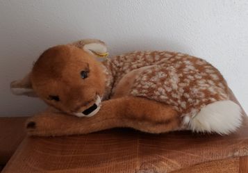 Collectible Steiff Fawn Deer (Lorli) Lying Down