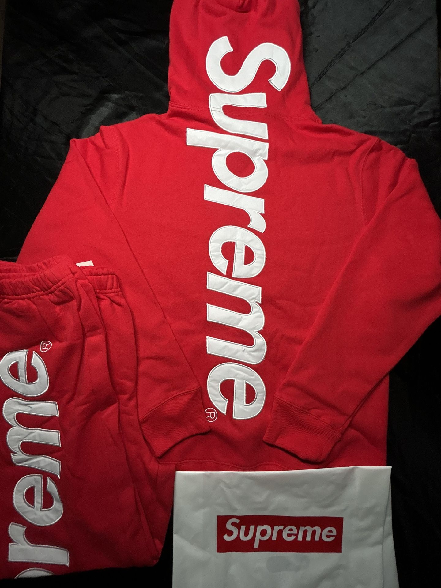 RED SUPREME SET