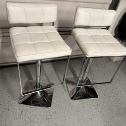  Bar Stools