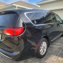 2020 Chrysler PACIFICA. Excellent Condition 