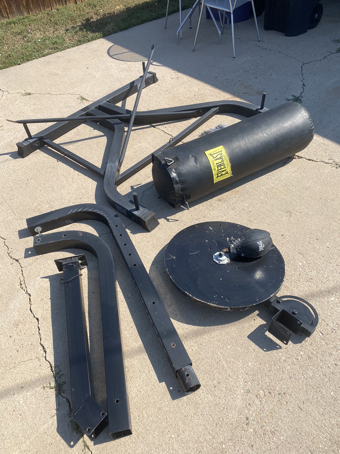 Everlast Punching Bag Stand, Punching Bag and Speed Bag