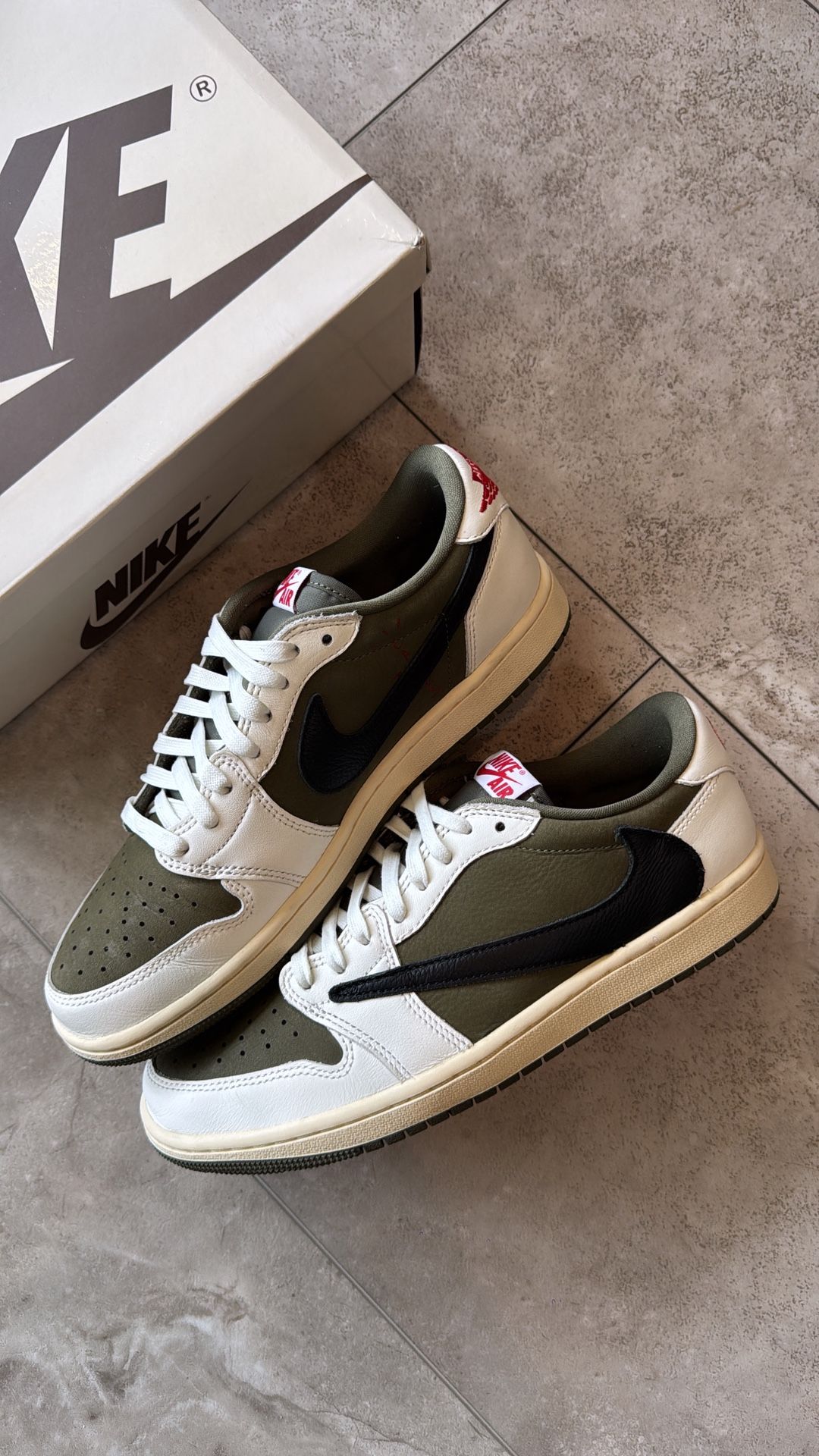 Jordan 1 Travis Scott Medium Olive 