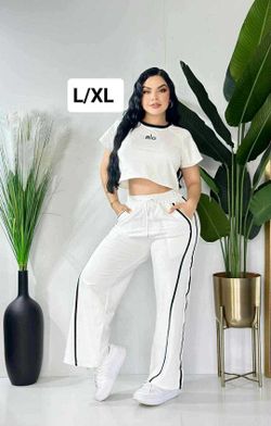New Women's 2 Piece Set Size L/XL