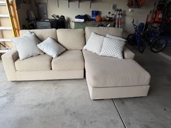 Ashley Sectional Sofa w/ Chaise – Like New