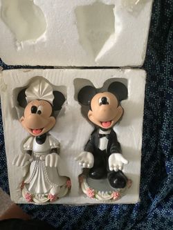 BRIDE AND GROOM MINNIE AND MICKEY MAGNETIC BOBBLE HEADS 