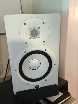 HS8S Subwoofer with 2 HS8 Monitors