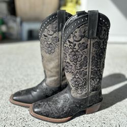 Women’s Laredo Boots - Size 6