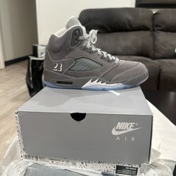 Jordan Wolf grey 5s  Men’s Size 9