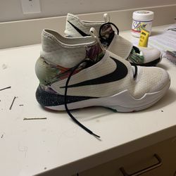 Nike Zoom hyperrev 11