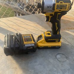 Dewalt Impact Driver With Battery & Charger 