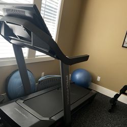 Basically Brand New! Barely Used Bluetooth Treadmill 