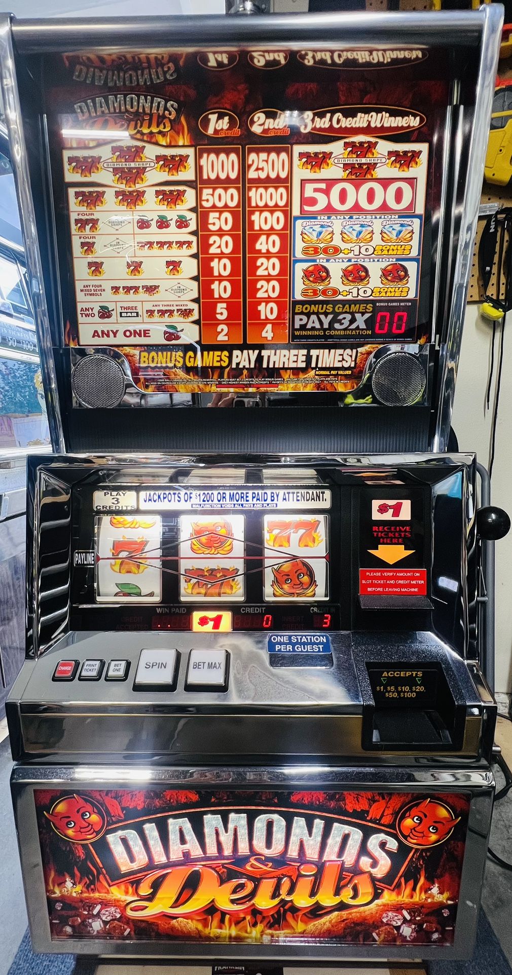 Diamond Devils Slot Machine