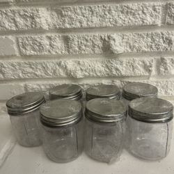 novelinks 8 Ounce Clear Plastic Jars with Black Lids - Refillable Round Clear Containers Clear Jars Storage Containers for Kitchen & Household Storage