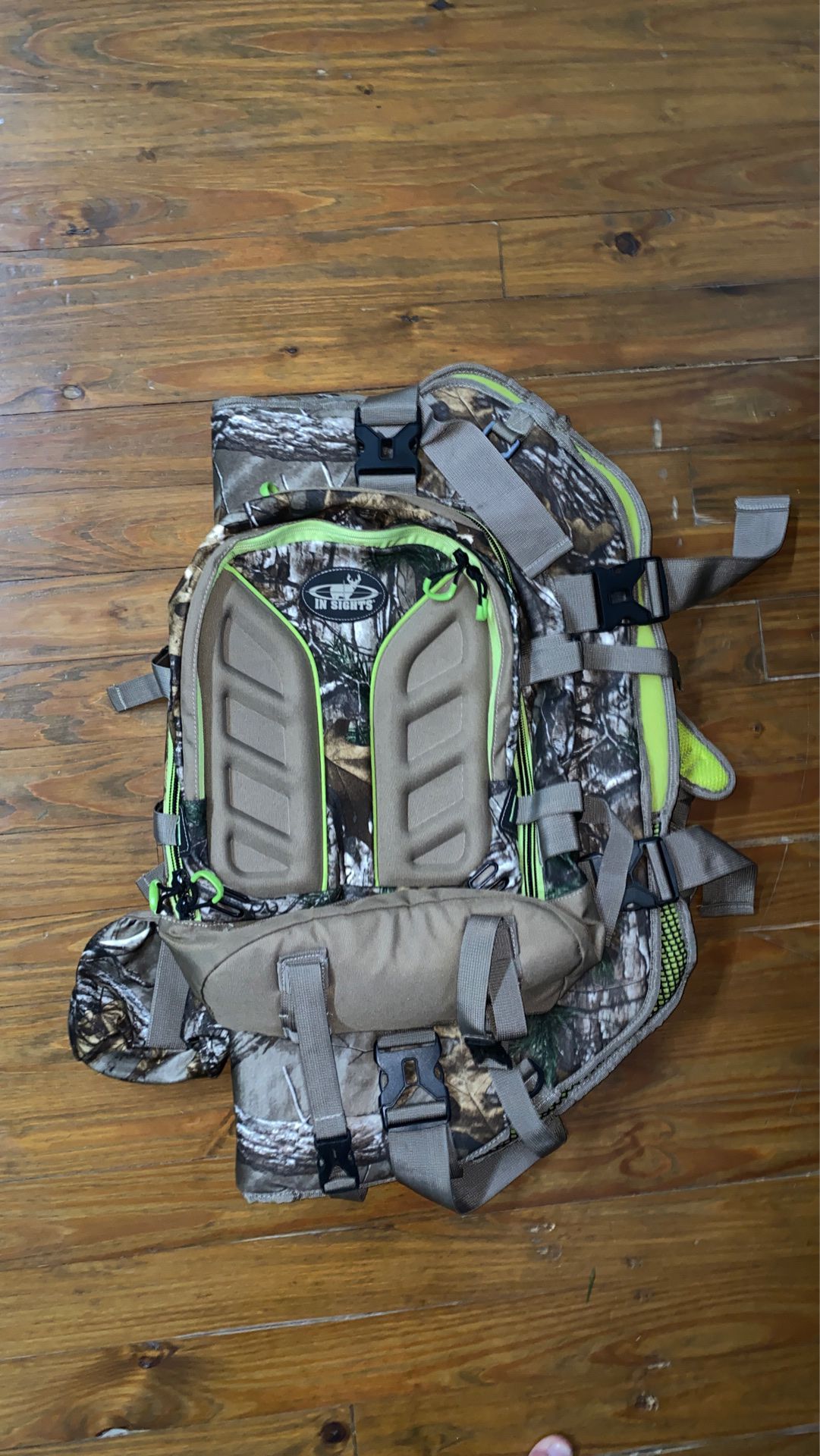 In Sights Compound Bow Carrier Pack in RealTree Camo