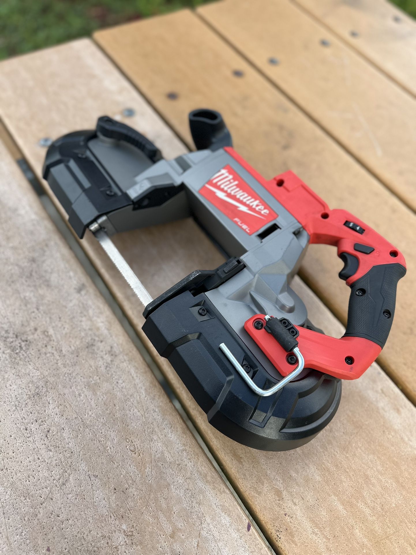 Milwaukee M18 FUEL Cordless Brushless 5 in. Band Saw Tool Only
